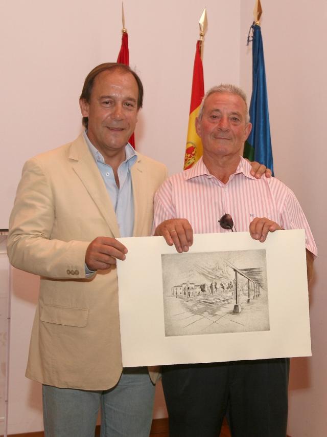 
                                                    El Ayuntamiento rinde homenaje al empleado municipal Victorino Rodriguez