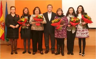 El Alcalde de Villanueva de la Cañada entrega los Premios Mujer 2013