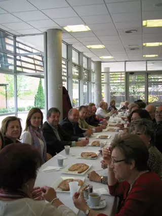 Los Mayores de Villanueva de la Cañada celebran la fiesta del Roscón de San Marcos