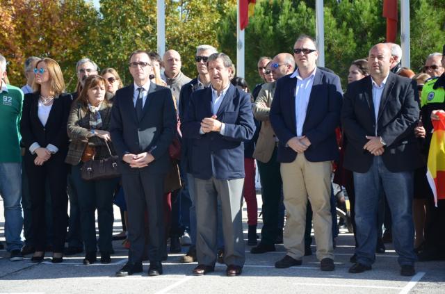 Villanueva de la Cañada se solidariza con las víctimas de los atentados de París