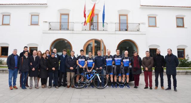 Presentación en Villanueva de la Cañada del equipo ciclista Orquín para la temporada 2017