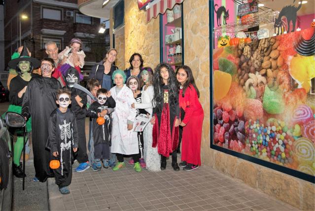 Halloween reúne un año más a numerosos niños y jóvenes en Villanueva de la Cañada