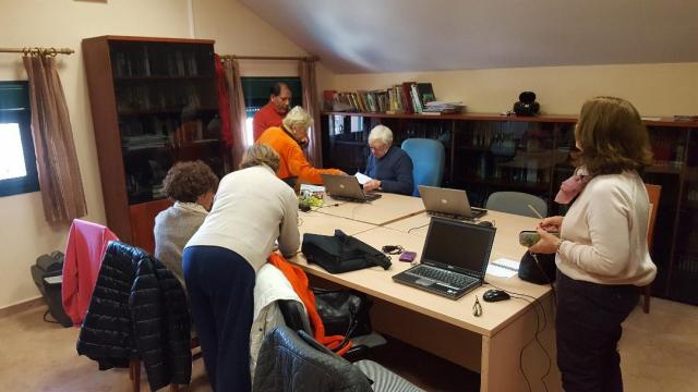 Arrancan  las clases de iniciación a la informática en el Centro de Mayores de Villanueva del Pardillo