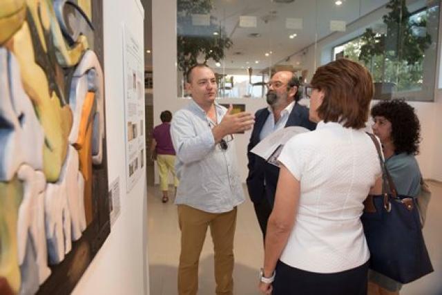 
                                                    Vientos, paisajes y reproducciones de obras maestras, protagonistas de las nuevas exposiciones en Villanueva de La Cañada