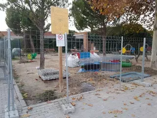 Comienzan los trabajos de renovación de cinco parques infantiles de Villanueva de La Cañada