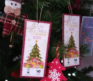 La Biblioteca Municipal de Villanueva de La Cañada regala marcapáginas navideños con sugerencias literarias