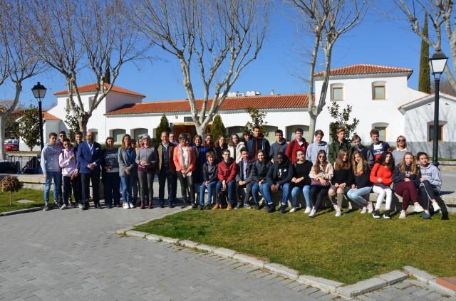 
                                                    Estudiantes de Le Vésinet visitan Villanueva de la Cañada