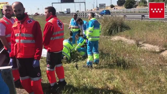 
                                                    Un motorista muere en un accidente en la M-40 a la altura de Pozuelo