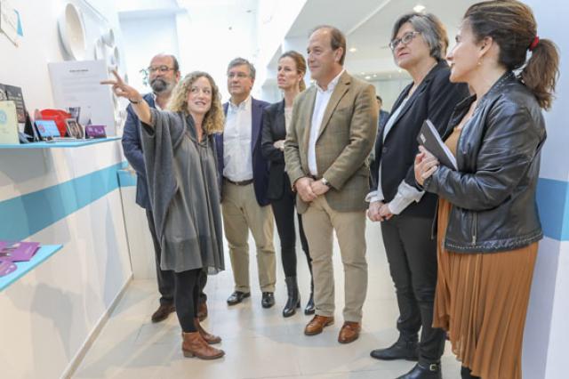 Los artesanos villanovenses exponen sus trabajos en el C.C. La Despernada