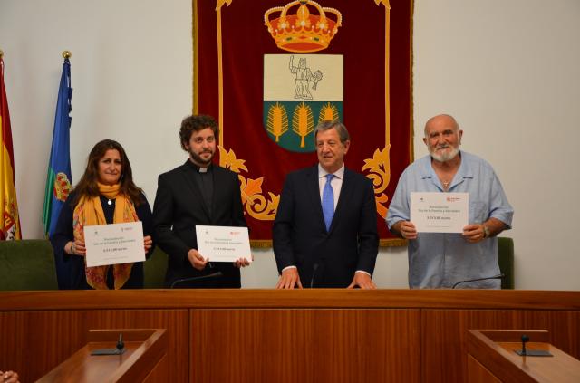 Villanueva de la Cañada hace entrega  de la recaudación del Día de la Familia y San Isidro
