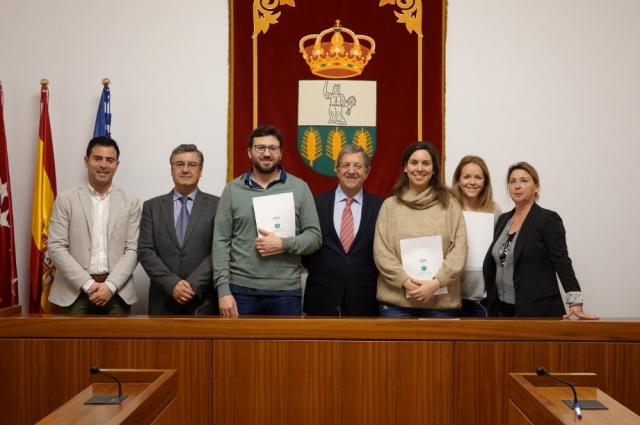
                                                    Colaboración entre el Ayuntamiento de Villanueva de la Cañada y cinco clínicas dentales para un programa de formación en prácticas
