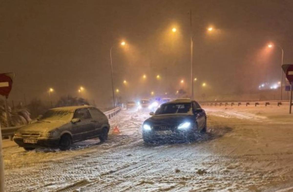 
                                                    Alerta por nieve en Madrid, se desploman las temperaturas