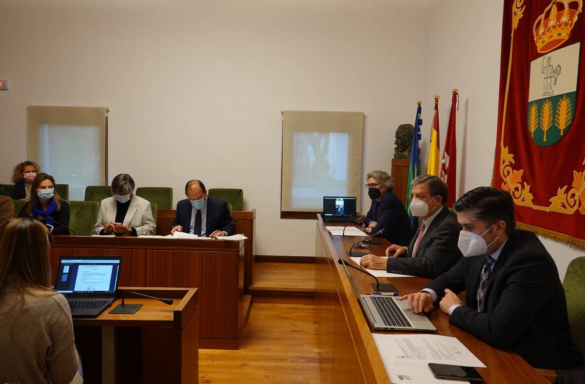 El Ayuntamiento de Villanueva de la Cañada pide el cese del ministro de Consumo por sus declaraciones sobre la ganadería