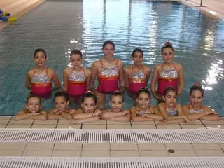 El Ayuntamiento y la Federación Madrileña de Natación organizan una liga de jóvenes nadadores.