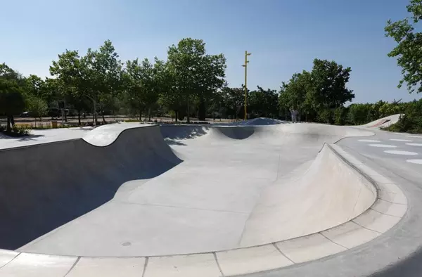 Se abre al público la nueva zona de patinaje del Parque de Poniente de Villanueva de la Cañada 