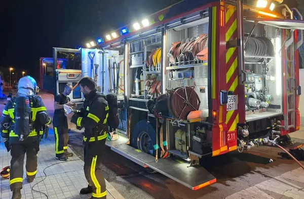 Un incendio en un chalé de Villanueva de la Cañada moviliza a dos dotaciones de bomberos