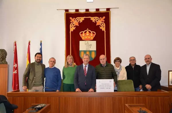 Villanueva de la Cañada entrega al Banco de Alimentos de Madrid 2.500 euros y 142 kilos de comida