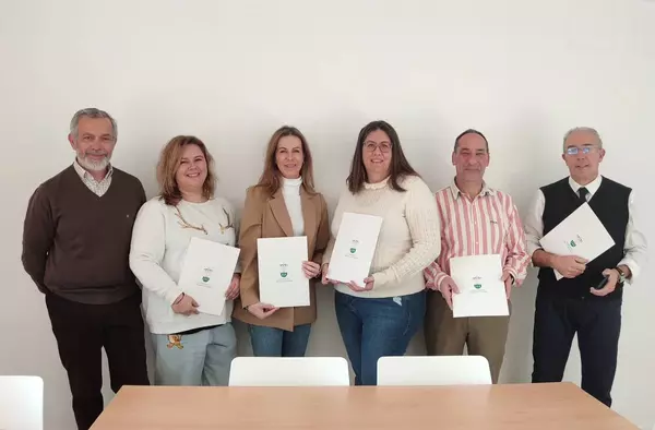 El Ayuntamiento de Villanueva de la Cañada otorga la subvención a las AMPAS de los centros educativos públicos 