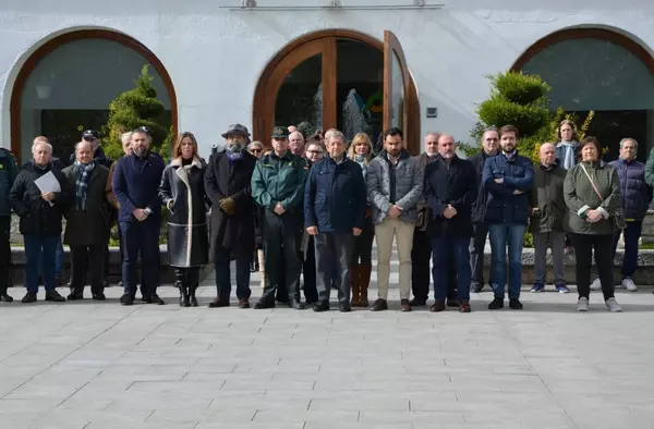 Villanueva de la Cañada guarda un minuto de silencio por las víctimas del incendio de Valencia