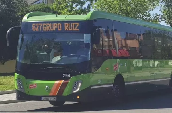 Villanueva de la Cañada estrena marquesinas de autobús más seguras e inteligentes