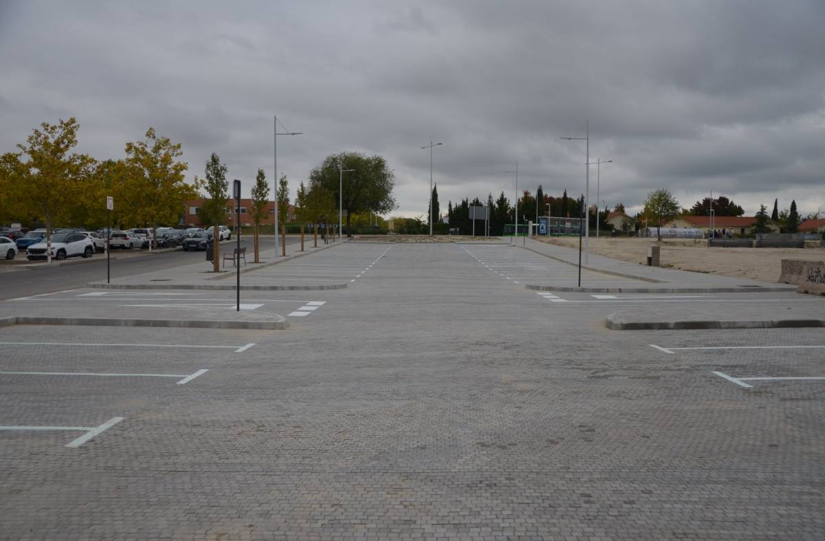  Villanueva de la Cañada inaugura un aparcamiento sostenible con control digital y carga para patinetes eléctricos