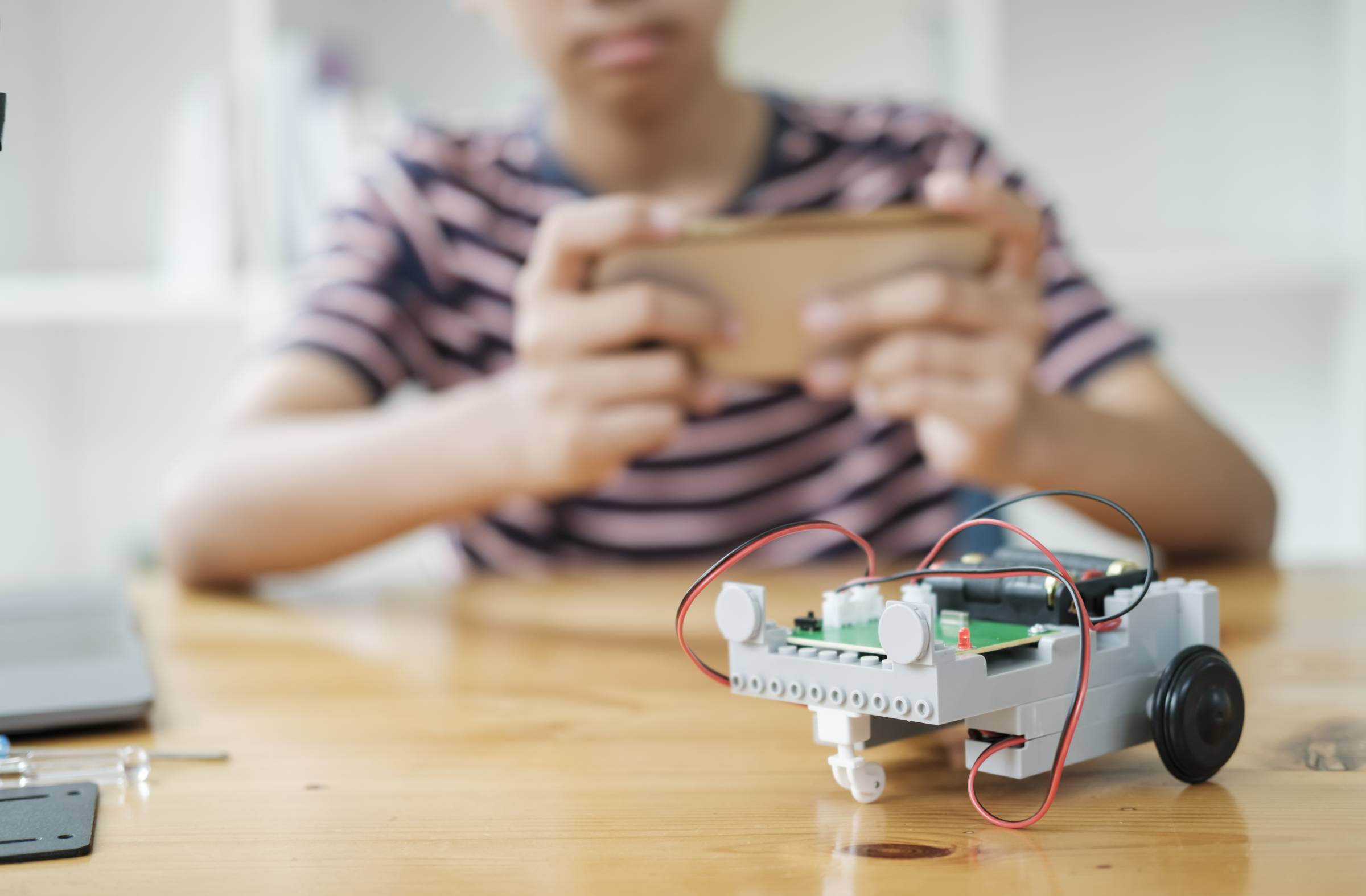 13.500 kits de robótica para los colegios e institutos públicos de la Comunidad de Madrid 