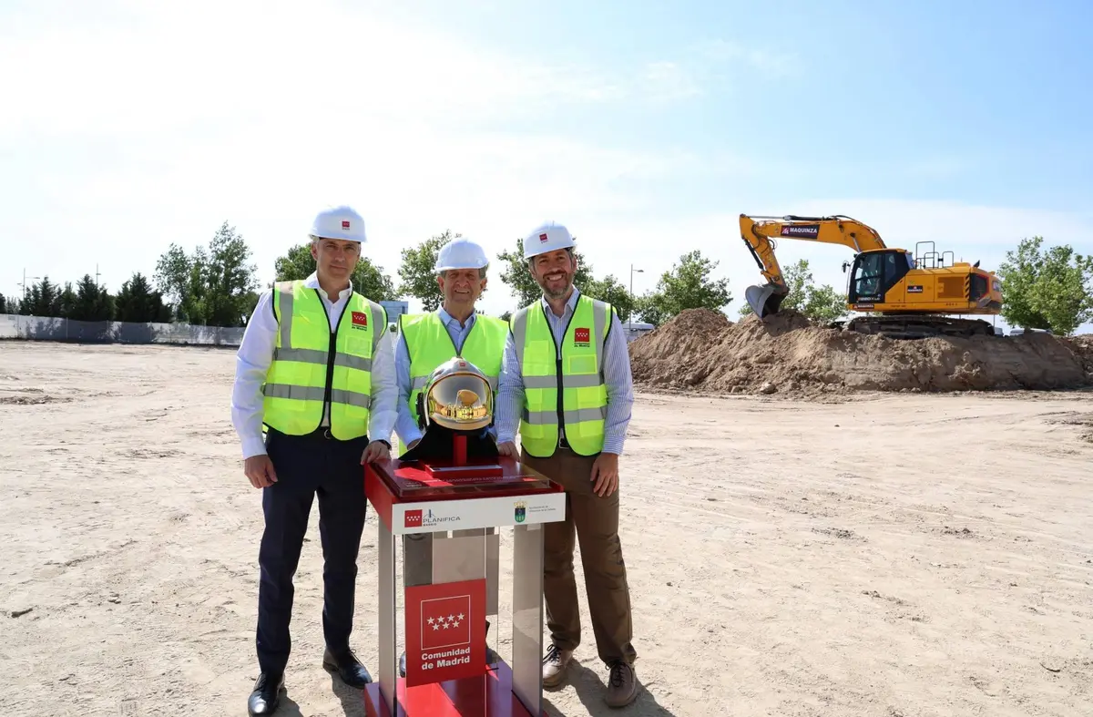 Visita del Alcalde a las obras del Parque de Bomberos de Villanueva de la Cañada