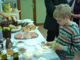 Escolares de Primaria aprenden a preparar desayunos saludables