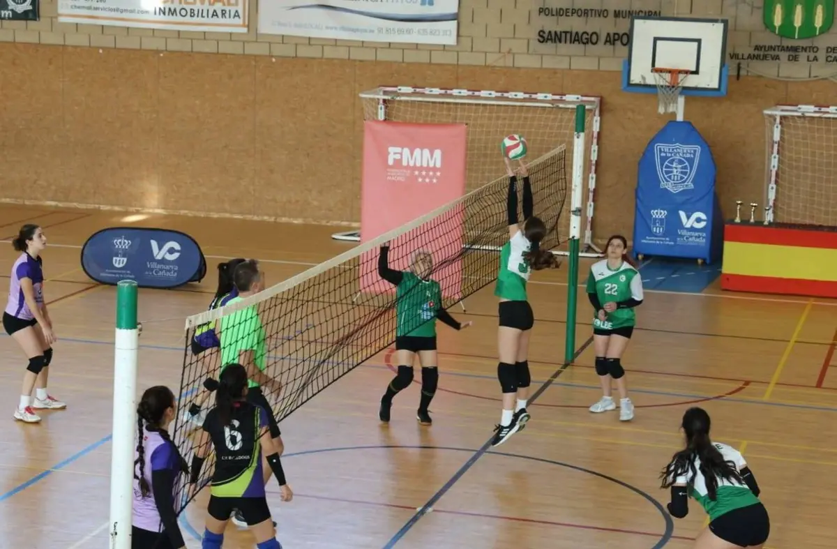 Villanueva de la Cañada celebra un triangular de vóley contra la violencia de género