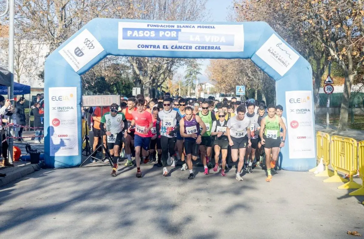 Más de 550 corredores participan en la Carrera de Navidad contra el Cáncer Cerebral de Villanueva de la Cañada