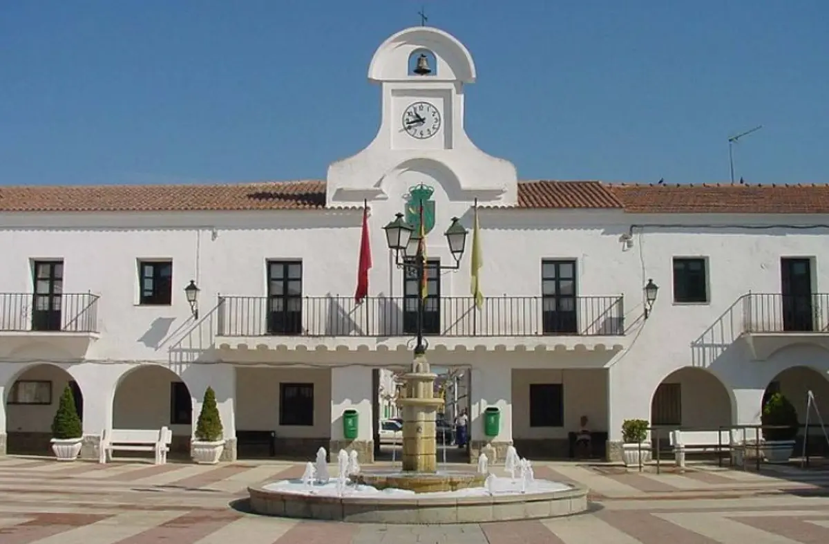 El Ayuntamiento de Villanueva del Pardillo responde a la denuncia de PACMA por el uso de renos en la visita de Papá Noel