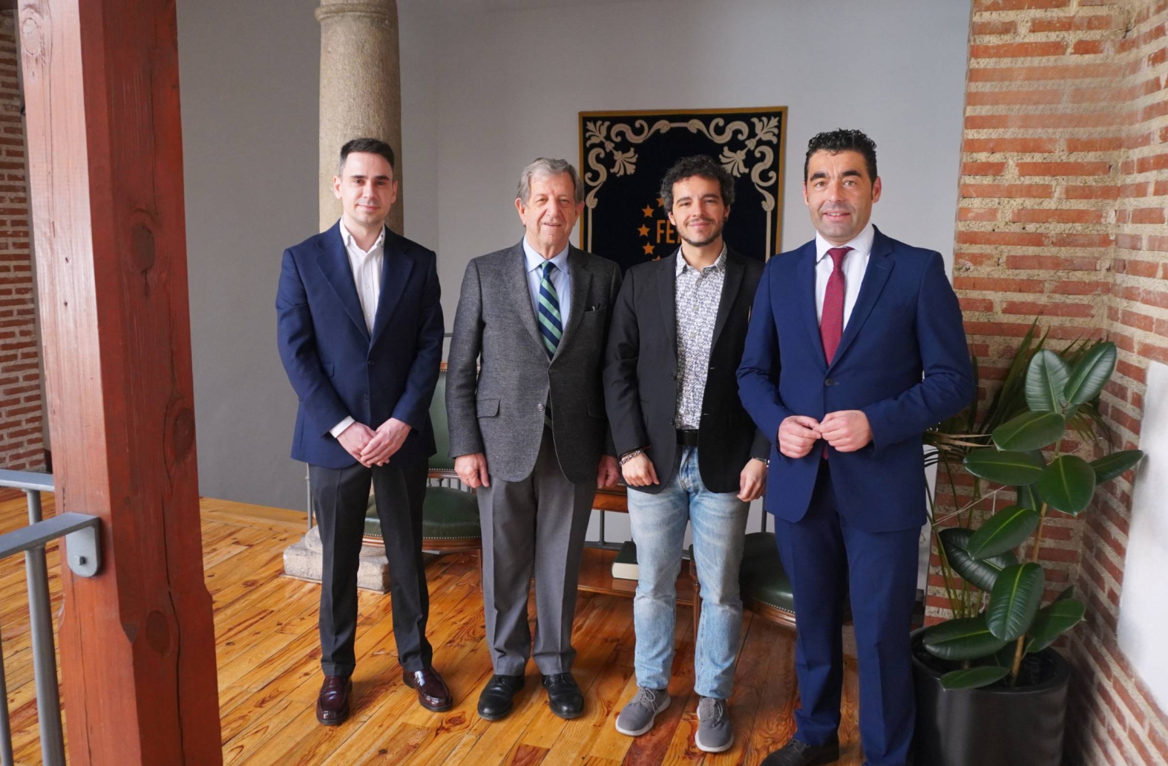 
                                                    El alcalde de Villanueva de la Cañada, candidato al Comité Político de la Red Europea de Ciudades Saludables de la OMS