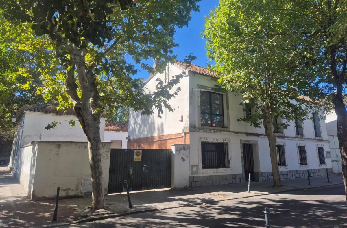 El Pleno de Villanueva de la Cañada aprueba cambios en el proyecto de reforma del edificio de la calle Rosales 