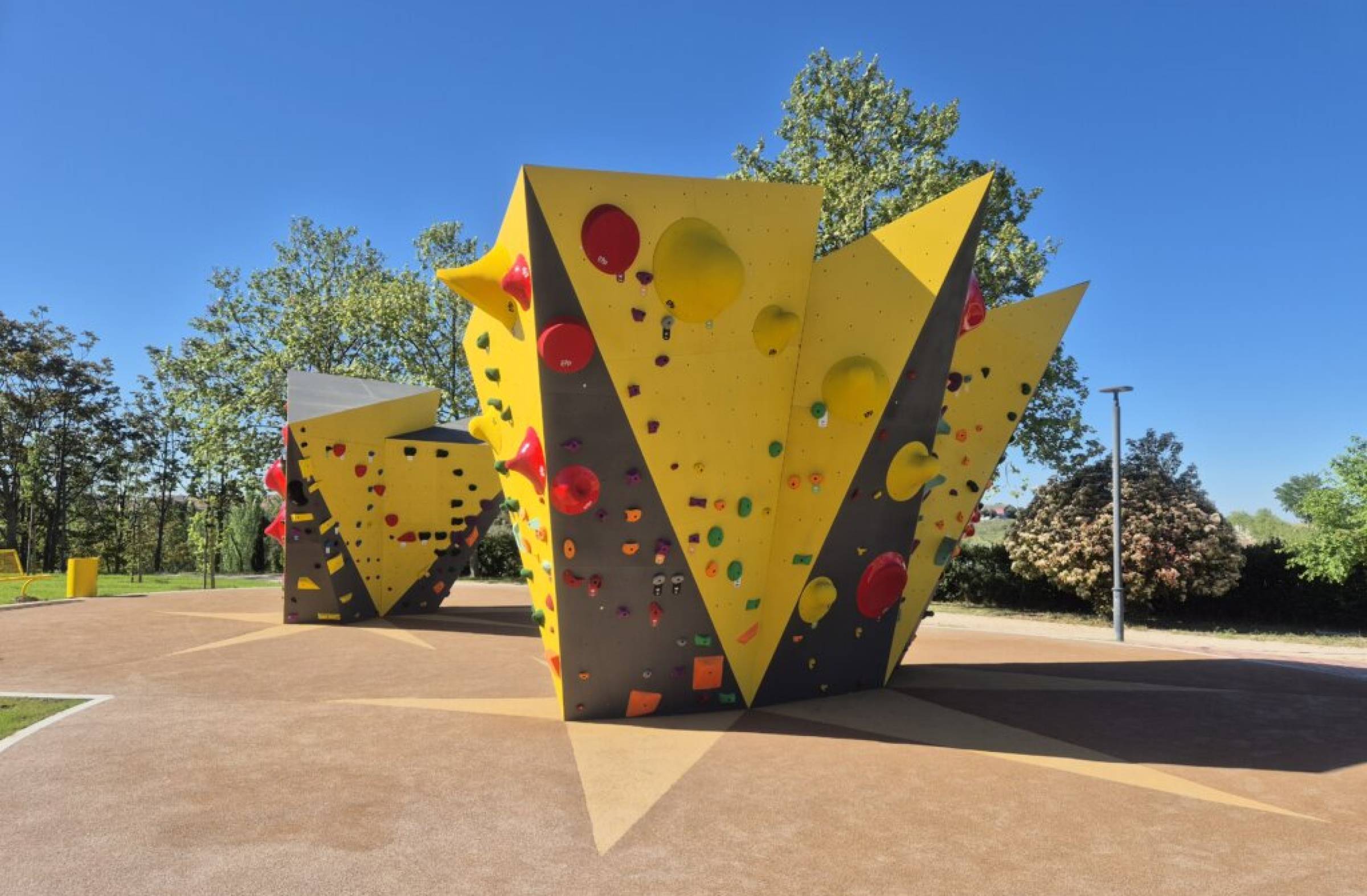 Abierto al público el rocódromo del parque de Poniente de Villanueva de la Cañada