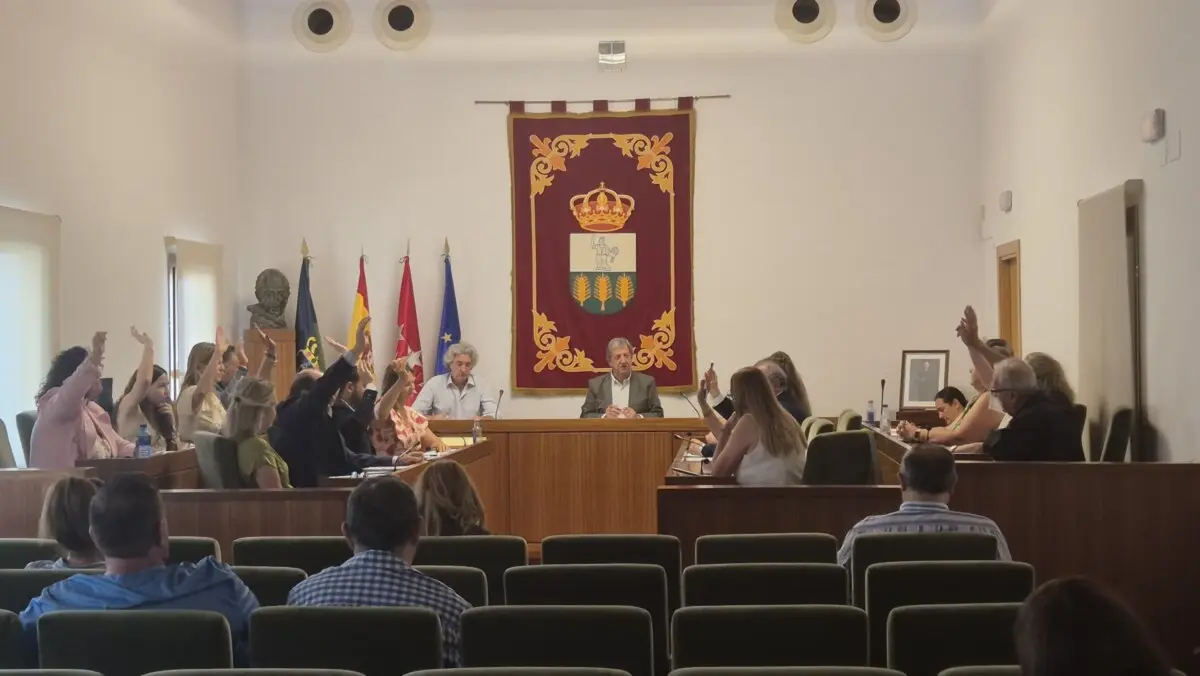   El Pleno de Villanueva de la Cañada aprueba instar al Gobierno a convocar Elecciones Generales y da luz verde a nuevas inversiones municipales