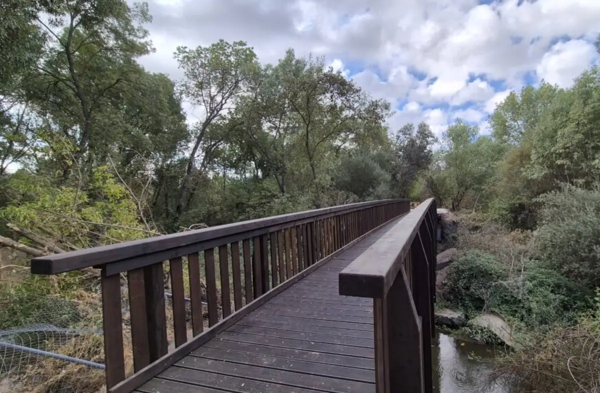   Villanueva de la Cañada estrena nueva pasarela sobre el río Aulencia 