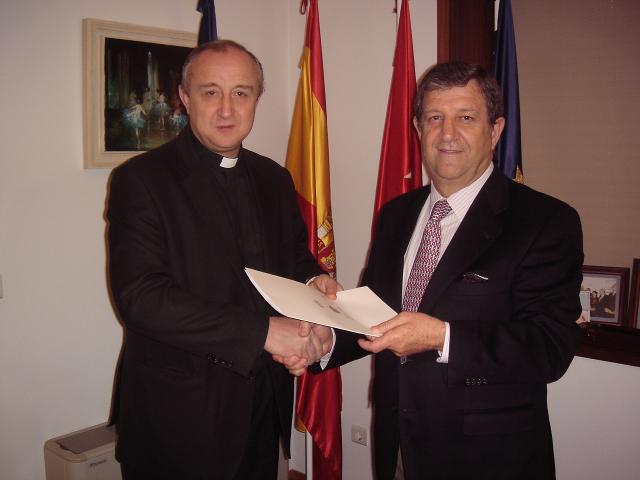 El Ayuntamiento de Villanueva de la Cañada cede a la diócesis de Getafe el uso privativo de una parcela para un centro parroquial