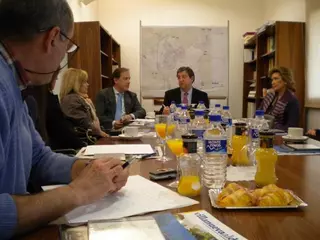 El Alcalde de Villanueva de la Cañada mantiene un nuevo desayuno de trabajo con los vecinos