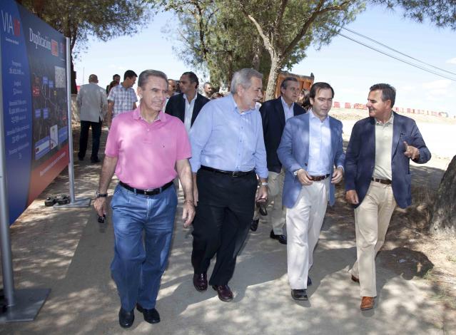 El alcalde de Villanueva del Pardillo visita las obras de desdoblamiento de la M509 junto a Antonio Beteta