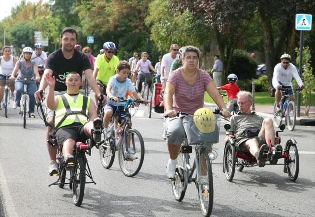 Un año más las bicicletas toman las calles de Villanueva de la Cañada