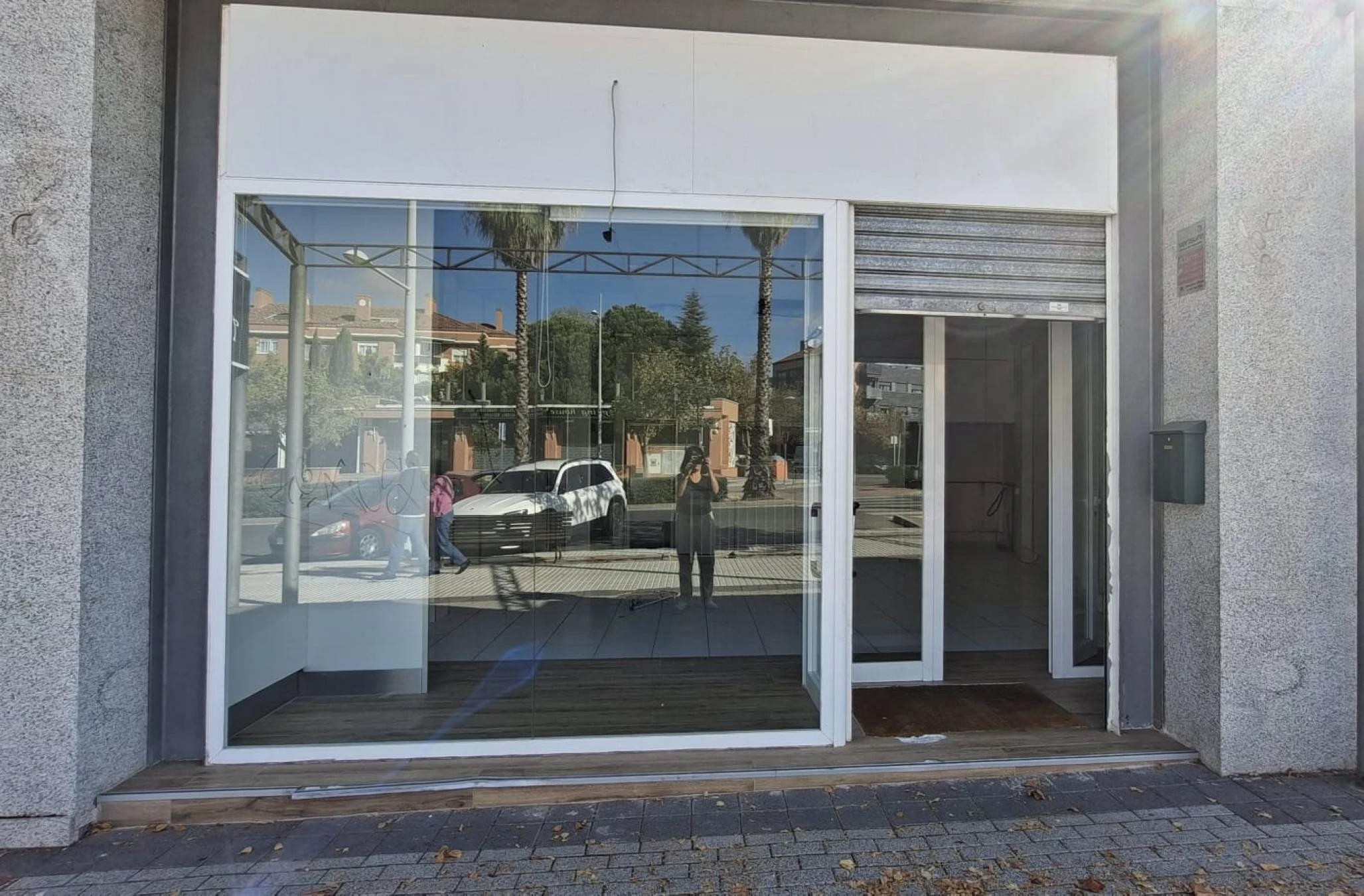 Se necesita asesor inmobiliario.