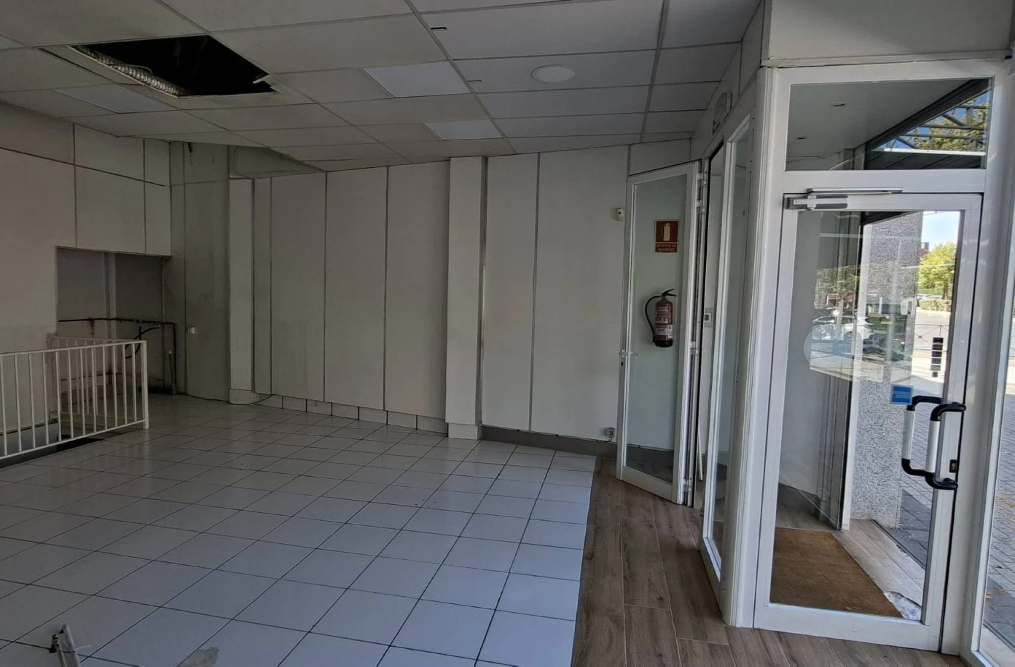 Se necesita asesor inmobiliario.