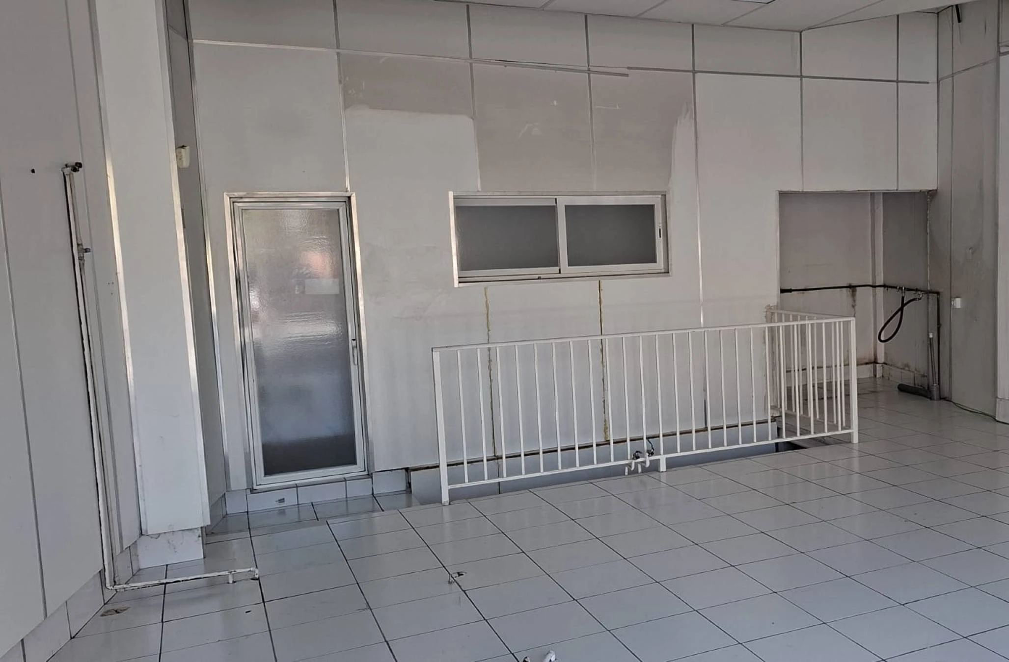 Se necesita asesor inmobiliario.