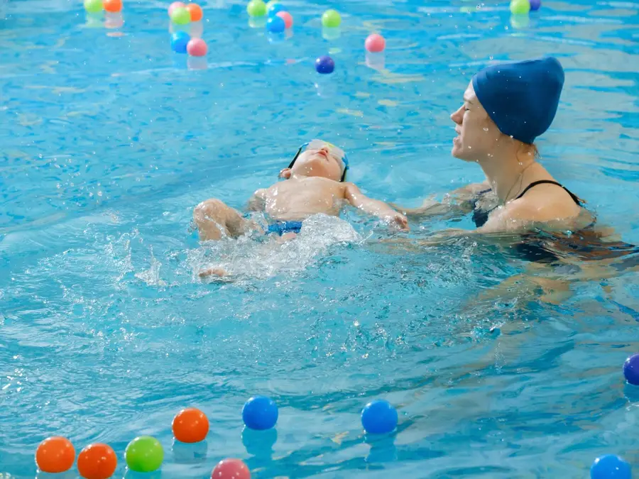 Terapia acuática para adultos y niños